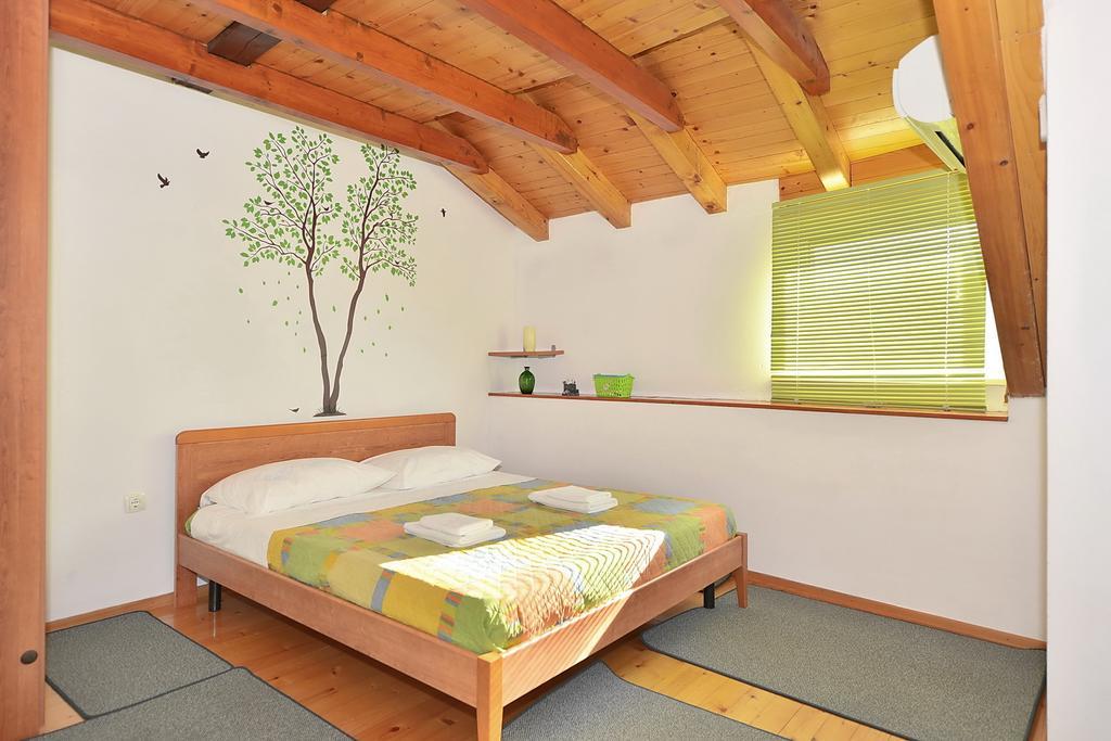 Apartments Mirabella Omis Room photo