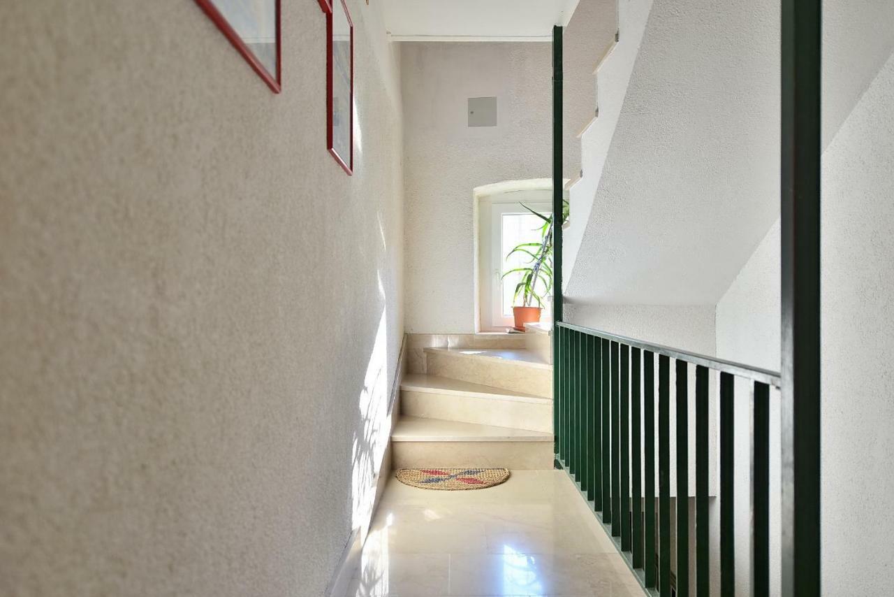 Apartments Mirabella Omis Exterior photo
