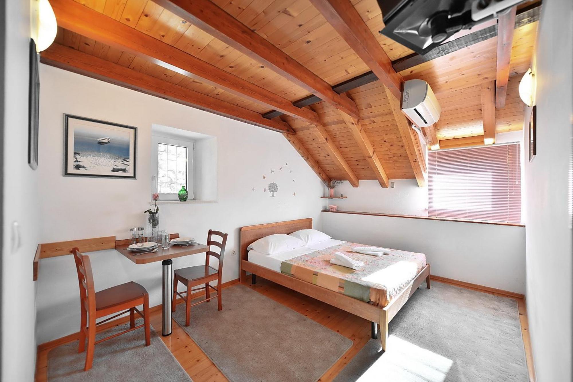 Apartments Mirabella Omis Exterior photo